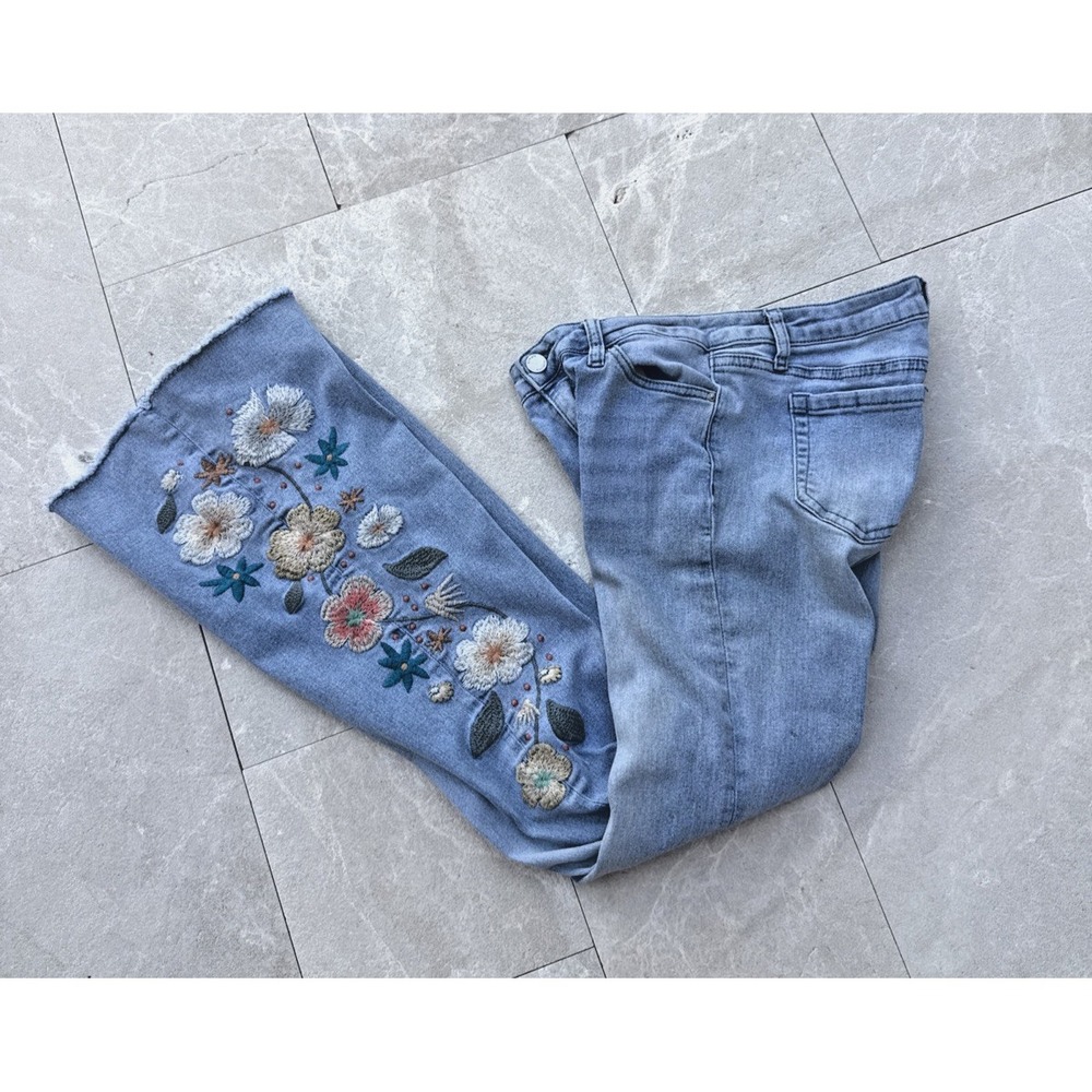 Simple Society Womens Flare Jeans Embroidered Raw Hem Blue Stretch Denim Sz 7/28
